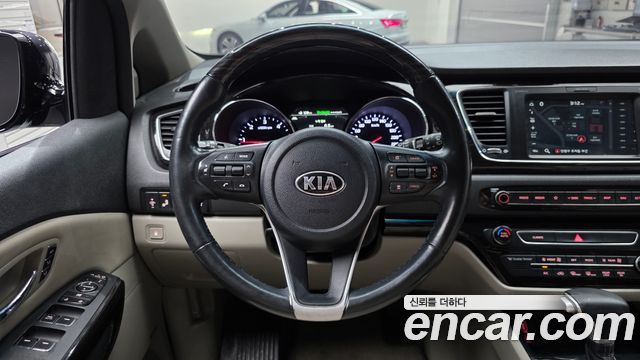 Kia Carnival 9-Seater Noblesse Special 2019 — фото 13