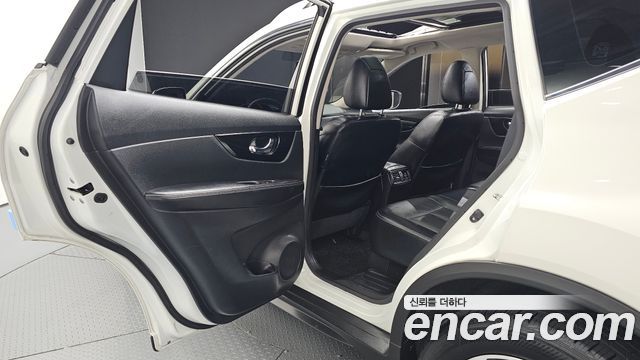 Nissan X-Trail 2.5 4WD 2018 — фото 12