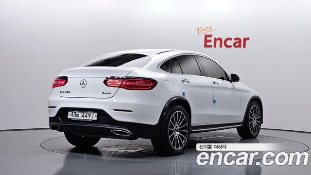 Mercedes-Benz GLC-Class (X253) GLC300 4MATIC AMG Line Coupe 2019 — фото 2