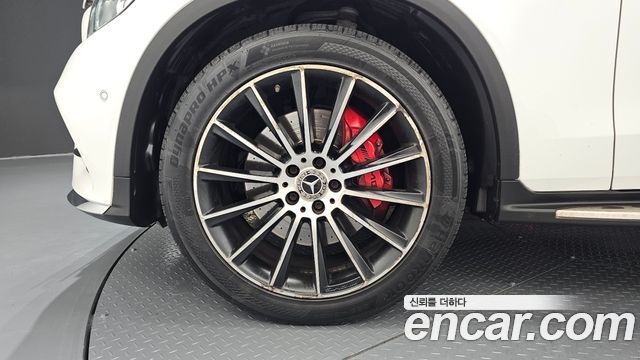 Mercedes-Benz GLC-Class (X253) GLC300 4MATIC AMG Line Coupe 2019 — фото 5