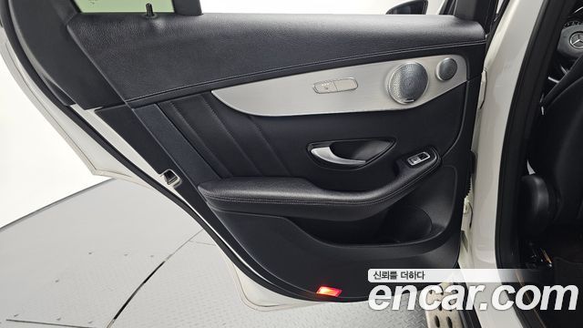 Mercedes-Benz GLC-Class (X253) GLC300 4MATIC AMG Line Coupe 2019 — фото 25