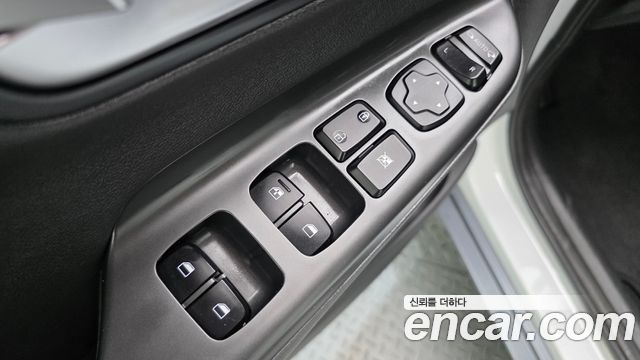 Hyundai Kona Gasoline 2.0 2WD Modern Choice 2023 — фото 13