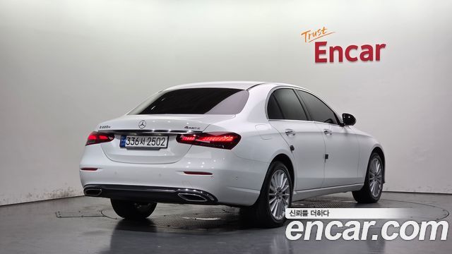 Mercedes-Benz E-Class (W213) E220d 4MATIC Exclusive 2023 — фото 2