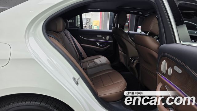 Mercedes-Benz E-Class (W213) E220d 4MATIC Exclusive 2023 — фото 12