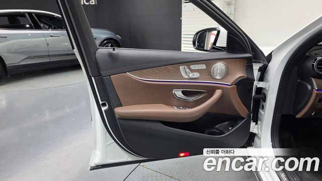 Mercedes-Benz E-Class (W213) E220d 4MATIC Exclusive 2023 — фото 24