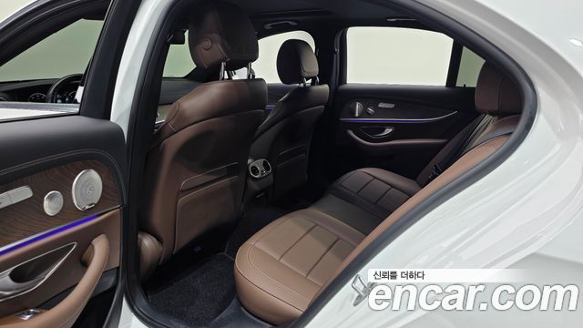 Mercedes-Benz E-Class (W213) E220d 4MATIC Exclusive 2023 — фото 26