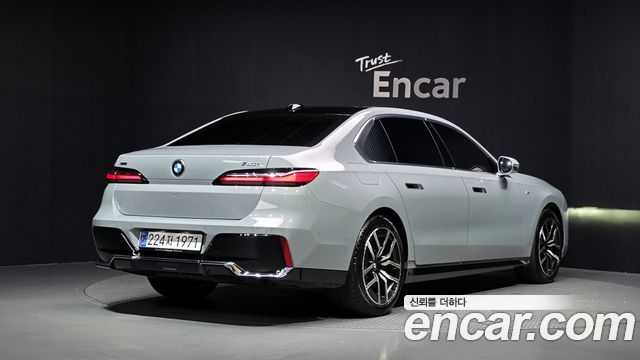 BMW 7 Series (G70) 740i xDrive M Sport 2025 — фото 2