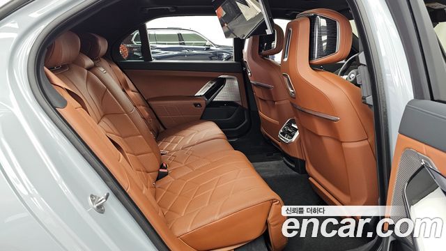 BMW 7 Series (G70) 740i xDrive M Sport 2025 — фото 12