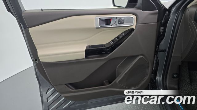 Ford Explorer (VI) 3.0 Platinum 4WD 2022 — фото 24