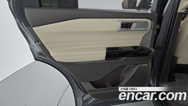 Ford Explorer (VI) 3.0 Platinum 4WD 2022 — фото 25