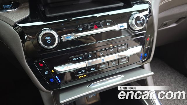 Ford Explorer (VI) 3.0 Platinum 4WD 2022 — фото 31
