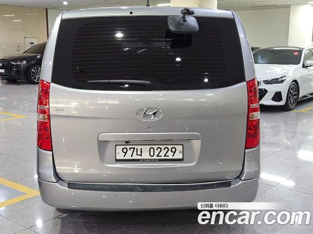 Hyundai Grand Starex Van 5-Seater Modern 2020 — фото 3