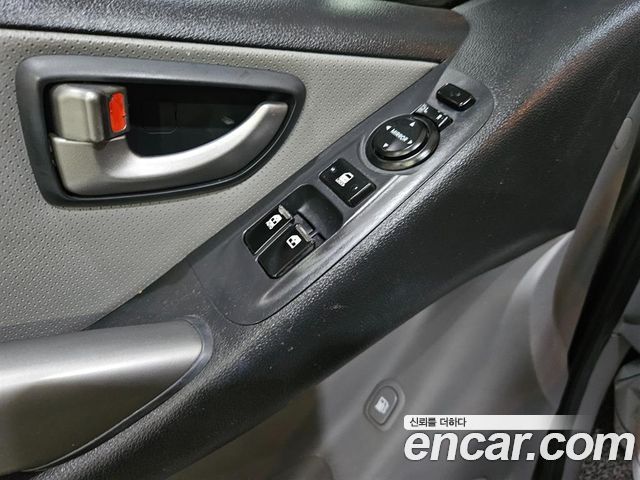 Hyundai Grand Starex Van 5-Seater Modern 2020 — фото 7
