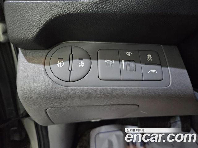 Hyundai Grand Starex Van 5-Seater Modern 2020 — фото 8