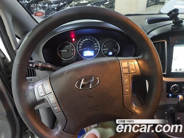 Hyundai Grand Starex Van 5-Seater Modern 2020 — фото 9
