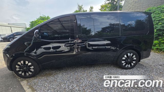 Hyundai Staria 4WD Lounge 9-Seater Inspiration 2025 — фото 3