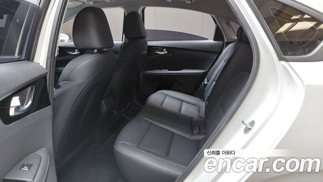 Kia K3 (II) 1.6 Prestige 2023 — фото 11