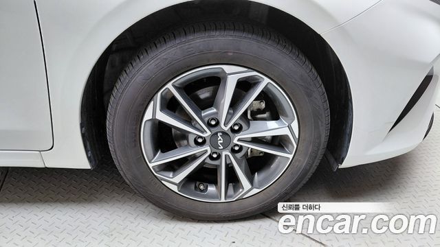 Kia K3 (II) 1.6 Prestige 2023 — фото 21