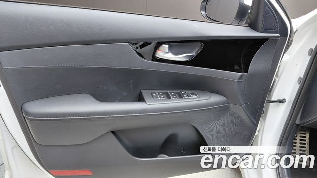 Kia K3 (II) 1.6 Prestige 2023 — фото 24