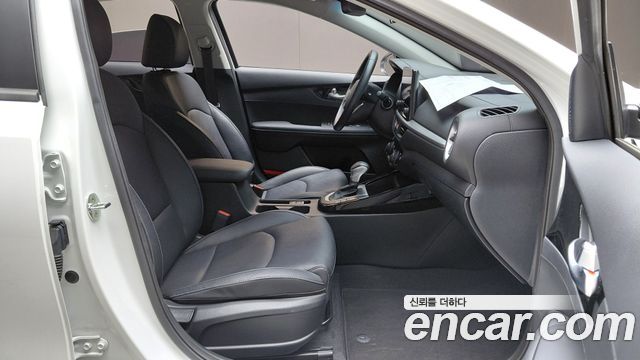 Kia K3 (II) 1.6 Prestige 2023 — фото 26