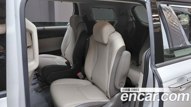 Kia Carnival (IV) Gasoline 9-Seater Signature 2023 — фото 12