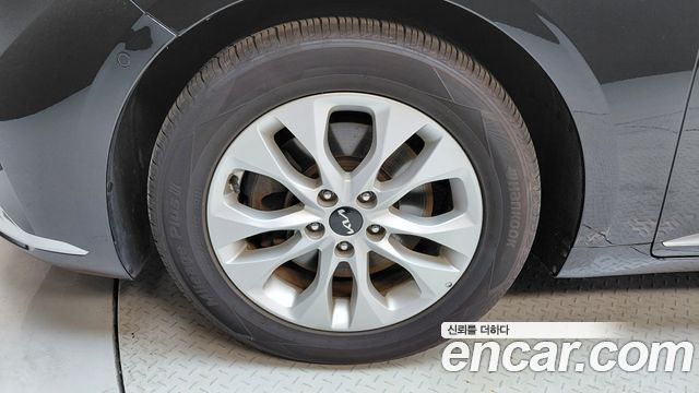 Kia K8 2.5 Gasoline 2WD Noblesse 2022 — фото 5