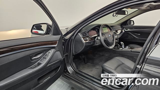 BMW 5 Series (F10) 528i 2013 — фото 10