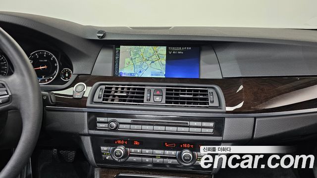 BMW 5 Series (F10) 528i 2013 — фото 18