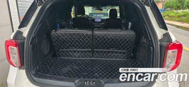 Ford Explorer (VI) 2.3 LimIted 4WD 2020 — фото 17
