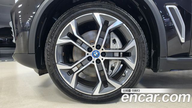 BMW X5 (G05) xDrive 45e xLine 2022 — фото 5