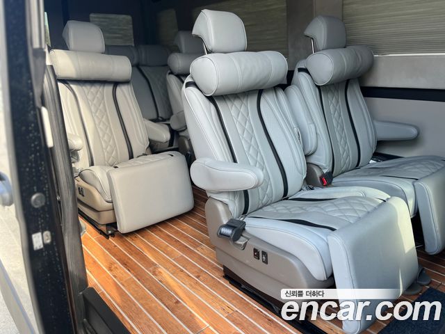 Hyundai Solati 11-Seater Luxury 2021 — фото 7