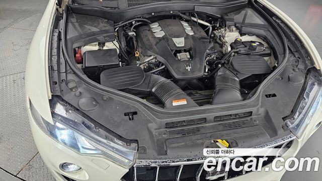Maserati Levante 3.0 AWD GranLusso 2018 — фото 6