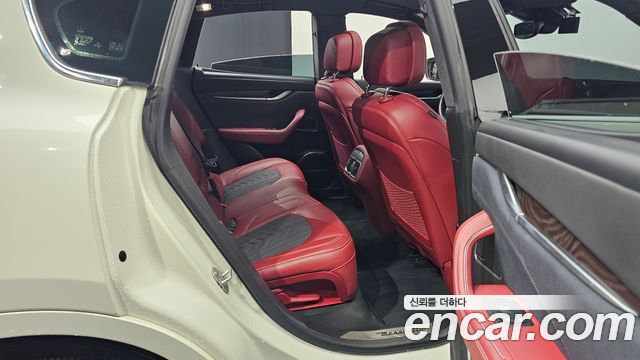 Maserati Levante 3.0 AWD GranLusso 2018 — фото 11