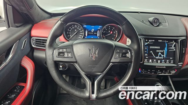 Maserati Levante 3.0 AWD GranLusso 2018 — фото 13