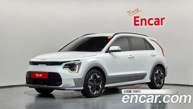 Kia Niro EV Earth 2023 — фото 1