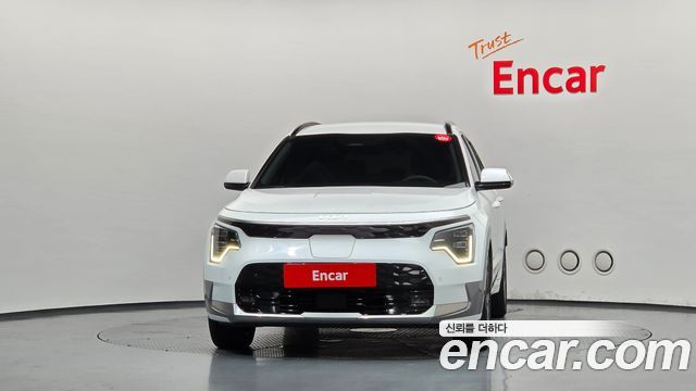 Kia Niro EV Earth 2023 — фото 3