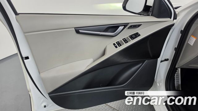 Kia Niro EV Earth 2023 — фото 24