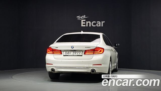 BMW 5 Series (G30) 530i xDrive Luxury Plus 2018 — фото 4