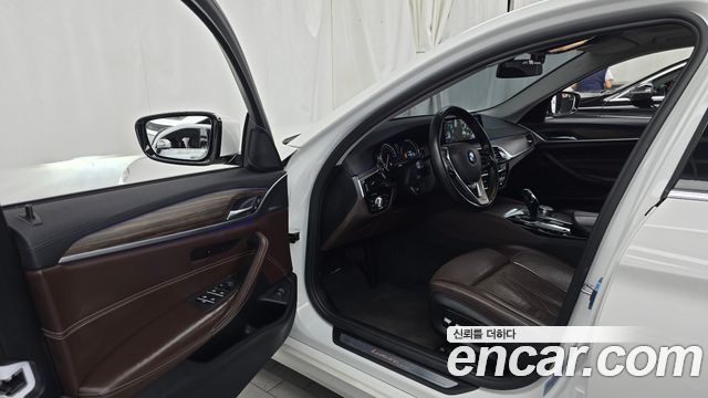BMW 5 Series (G30) 530i xDrive Luxury Plus 2018 — фото 10