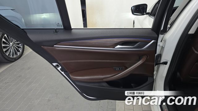 BMW 5 Series (G30) 530i xDrive Luxury Plus 2018 — фото 25