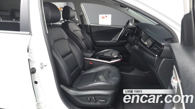 Kia Niro Plus Earth 2023 — фото 11