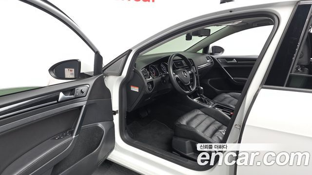 Volkswagen Golf (VII) 2.0 TDI Premium 2016 — фото 10