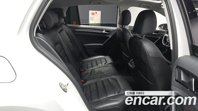 Volkswagen Golf (VII) 2.0 TDI Premium 2016 — фото 12