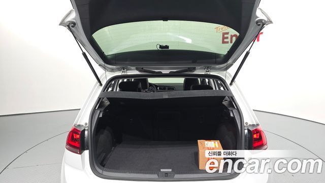 Volkswagen Golf (VII) 2.0 TDI Premium 2016 — фото 20
