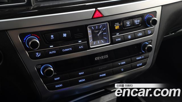 Genesis G80 2.2D Luxury 2020 — фото 18