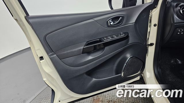 Renault Korea QM3 RE 2015 — фото 24