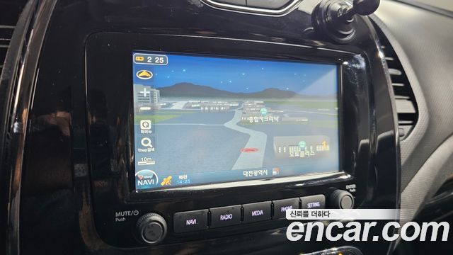 Renault Korea QM3 RE 2015 — фото 31