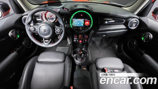MINI Cooper S 5Door HIGH 3rd 2020 — фото 7