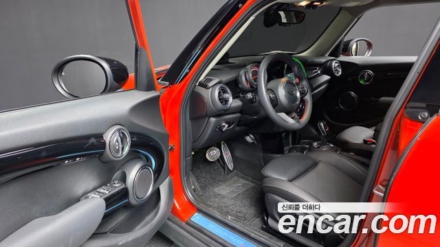 MINI Cooper S 5Door HIGH 3rd 2020 — фото 10