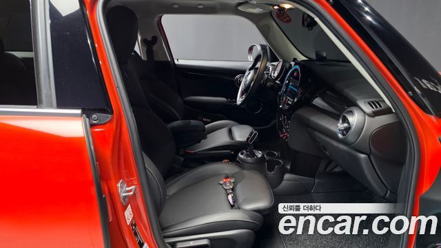 MINI Cooper S 5Door HIGH 3rd 2020 — фото 15